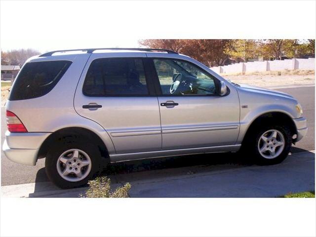 Mercedes-Benz M Class 2000 photo 1