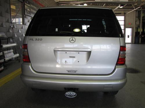 Mercedes-Benz M Class 2000 photo 4