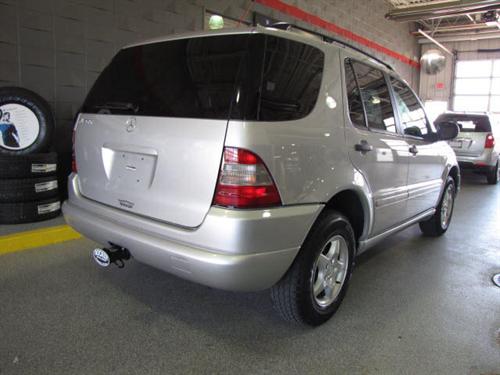 Mercedes-Benz M Class 2000 photo 1