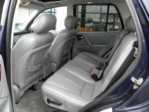 Mercedes-Benz M Class 2000 photo 5