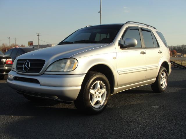 Mercedes-Benz M Class AWD Wagon Automatic VERY NICE Unspecified