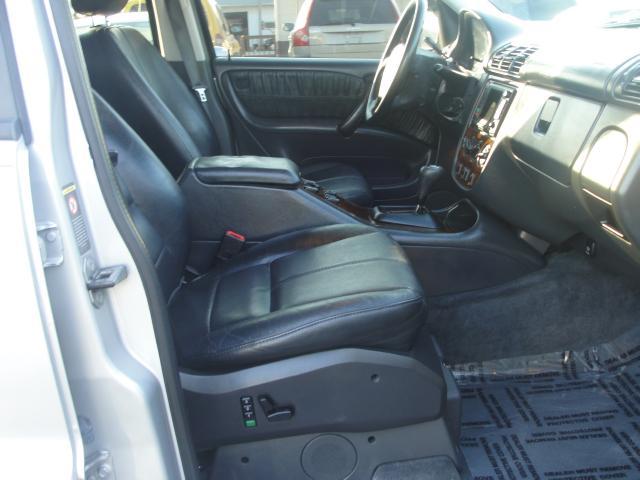 Mercedes-Benz M Class 2001 photo 1