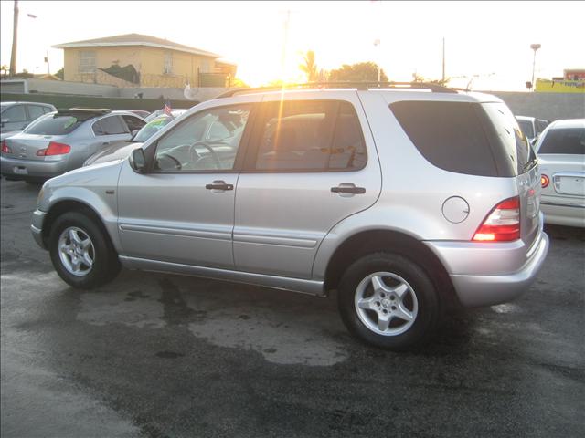 Mercedes-Benz M Class 2001 photo 5