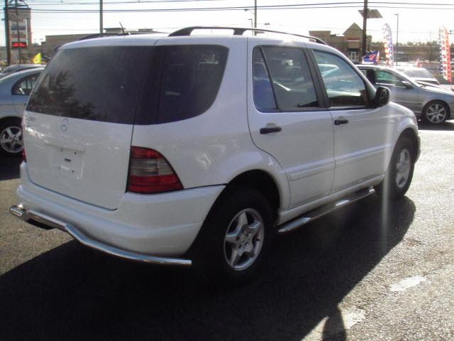 Mercedes-Benz M Class 2001 photo 1