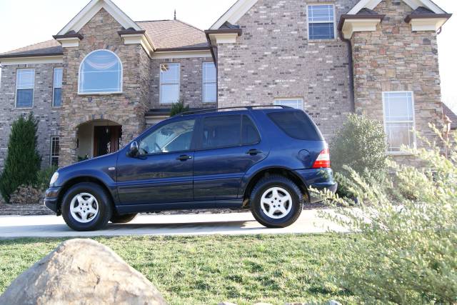 Mercedes-Benz M Class 2001 photo 1