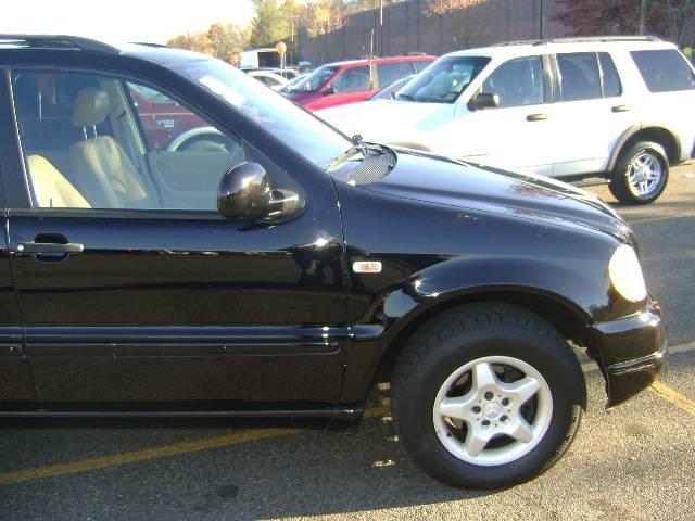 Mercedes-Benz M Class 2001 photo 2