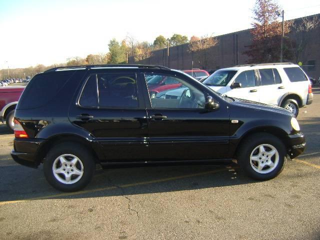 Mercedes-Benz M Class 2001 photo 4