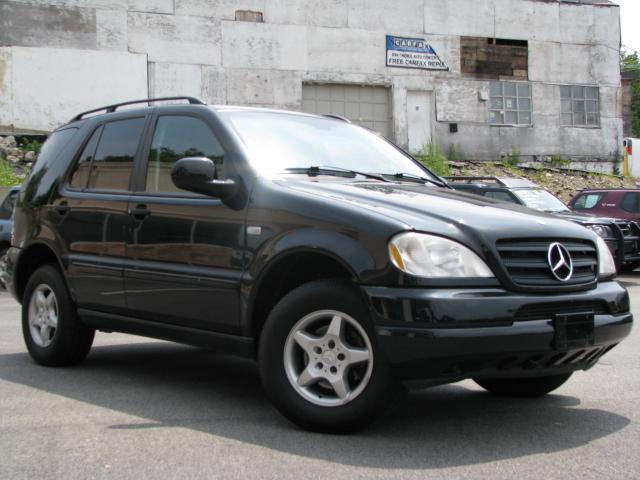 Mercedes-Benz M Class 2001 photo 1
