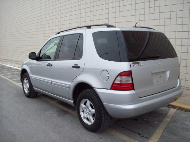 Mercedes-Benz M Class 2001 photo 1