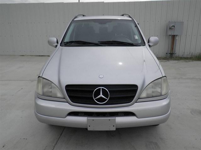 Mercedes-Benz M Class 2001 photo 1