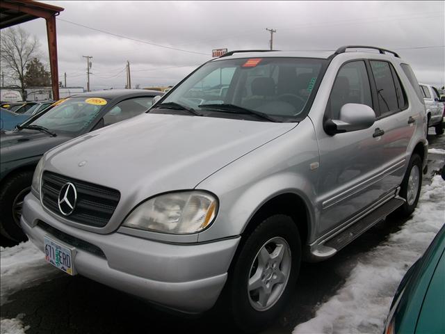 Mercedes-Benz M Class AWD Wagon Automatic VERY NICE Sport Utility