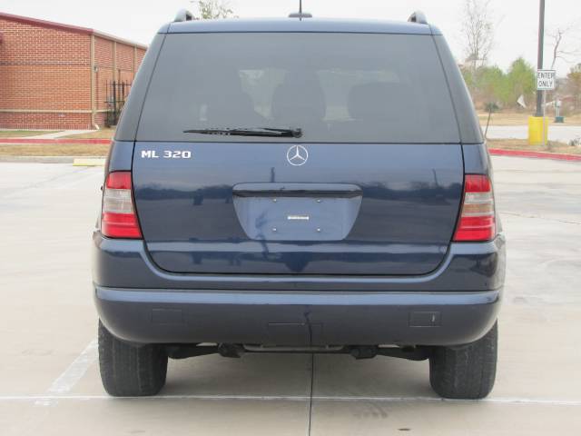 Mercedes-Benz M Class 2001 photo 3