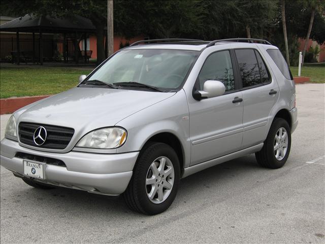 Mercedes-Benz M Class 2001 photo 4