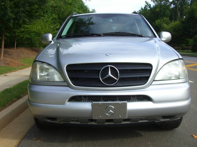 Mercedes-Benz M Class AWD Wagon Automatic VERY NICE Sport Utility