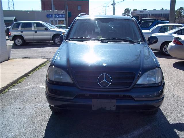 Mercedes-Benz M Class 2001 photo 2