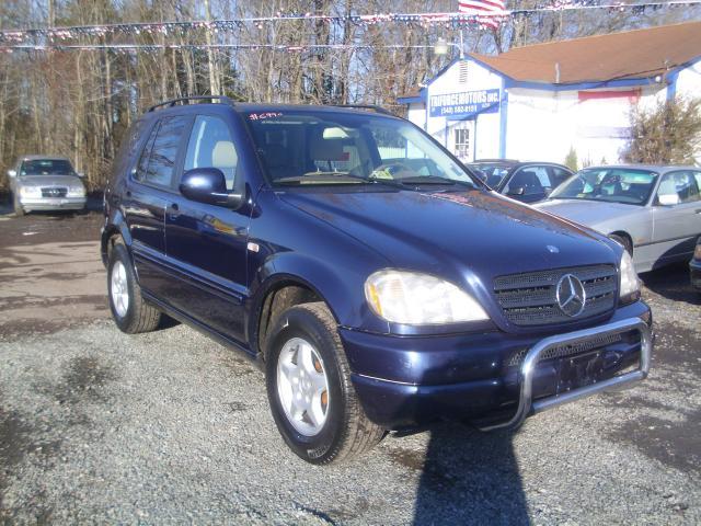 Mercedes-Benz M Class AWD Wagon Automatic VERY NICE Unspecified