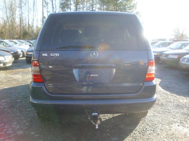 Mercedes-Benz M Class 2001 photo 4
