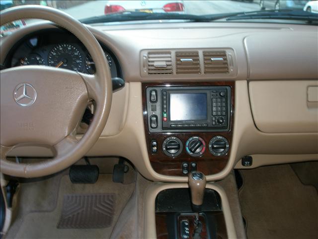 Mercedes-Benz M Class 2001 photo 3