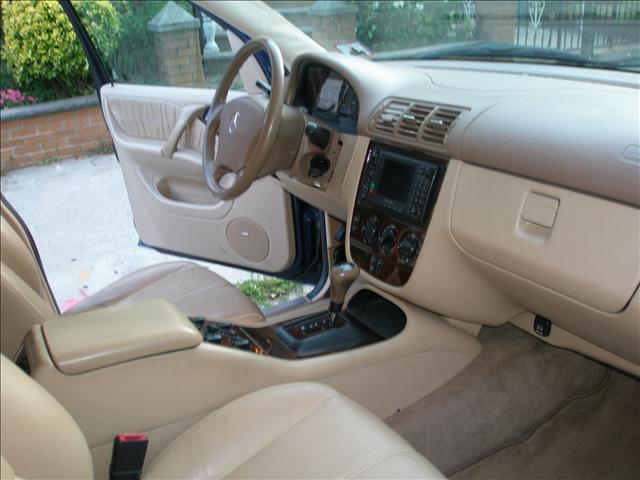 Mercedes-Benz M Class 2001 photo 4