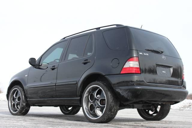 Mercedes-Benz M Class 2001 photo 1