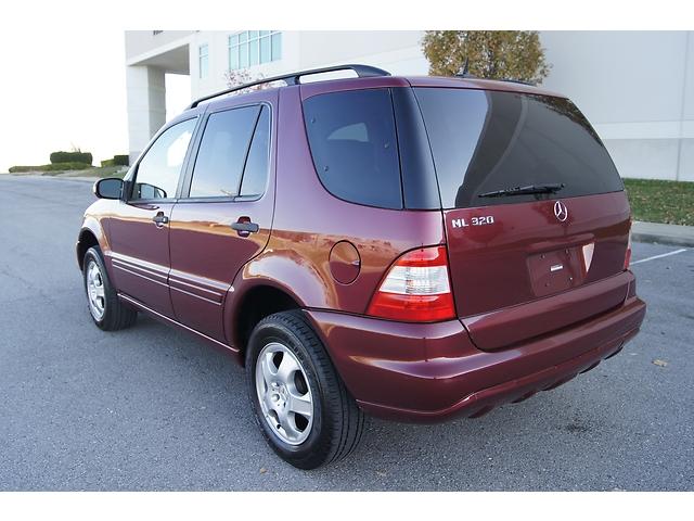 Mercedes-Benz M Class 2002 photo 1