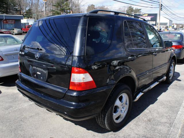 Mercedes-Benz M Class AWD Wagon Automatic VERY NICE Sport Utility