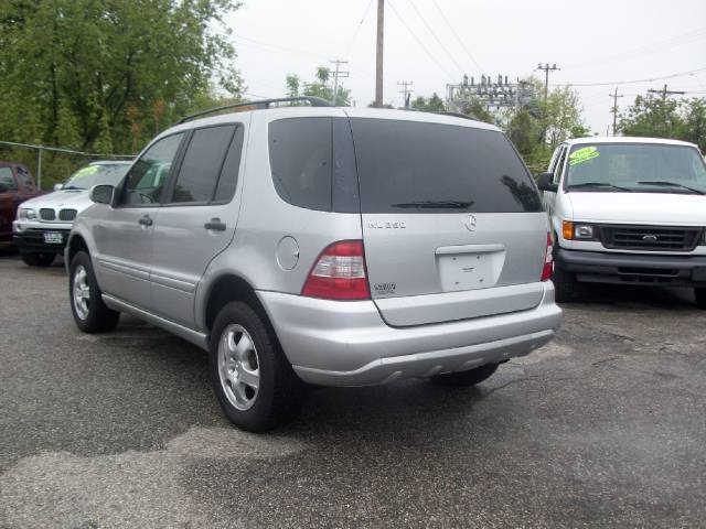 Mercedes-Benz M Class 2003 photo 2