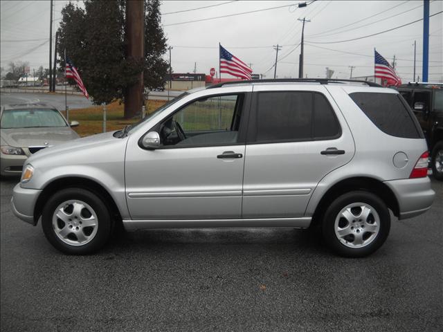 Mercedes-Benz M Class 2004 photo 2