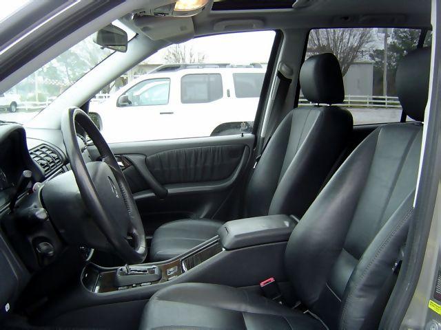 Mercedes-Benz M Class 2005 photo 2