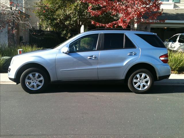 Mercedes-Benz M Class 2006 photo 2