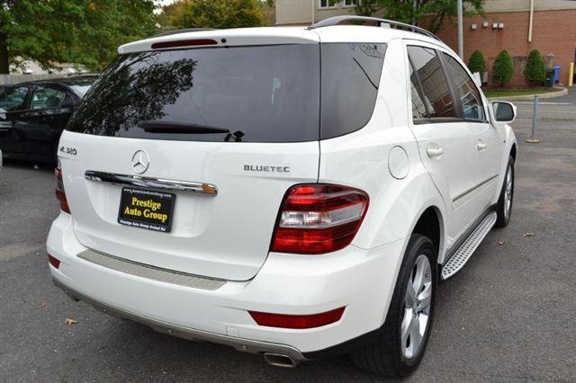 Mercedes-Benz M Class Denali Crew Cab Short Bed 4WD Sport Utility