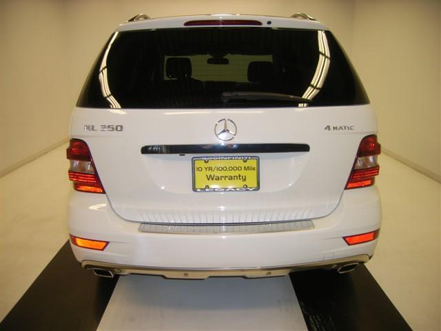 Mercedes-Benz M Class 2009 photo 2