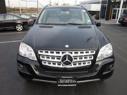 Mercedes-Benz M Class 2011 photo 1