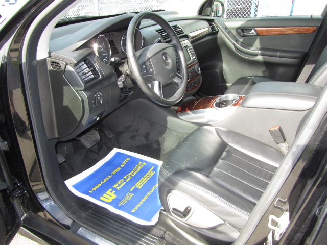 Mercedes-Benz R-Class 2006 photo 17