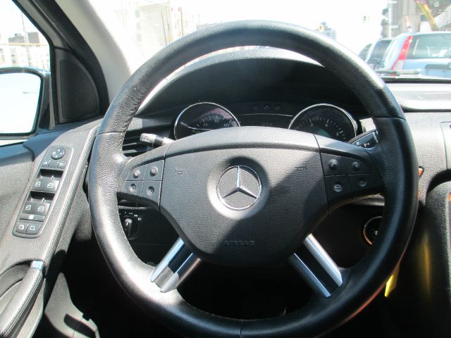 Mercedes-Benz R-Class 2007 photo 17