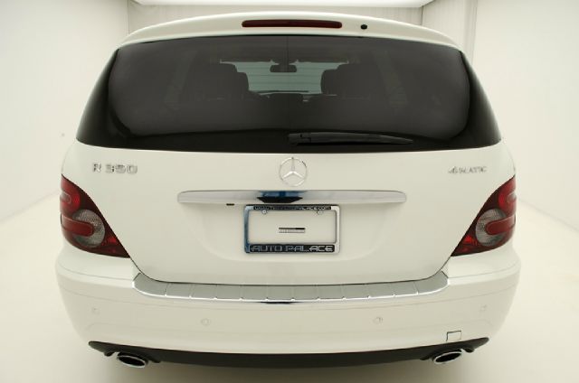 Mercedes-Benz R-Class DRW LS SUV