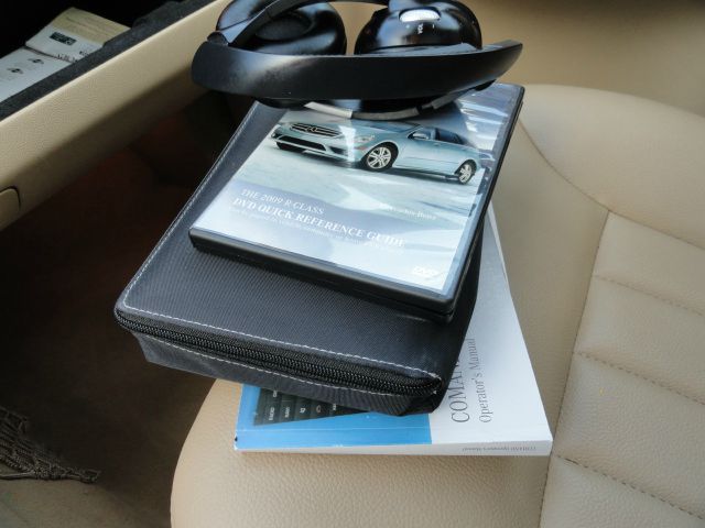 Mercedes-Benz R-Class 2009 photo 17