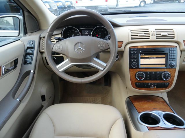 Mercedes-Benz R-Class 2009 photo 29