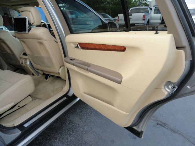 Mercedes-Benz R-Class 2009 photo 30