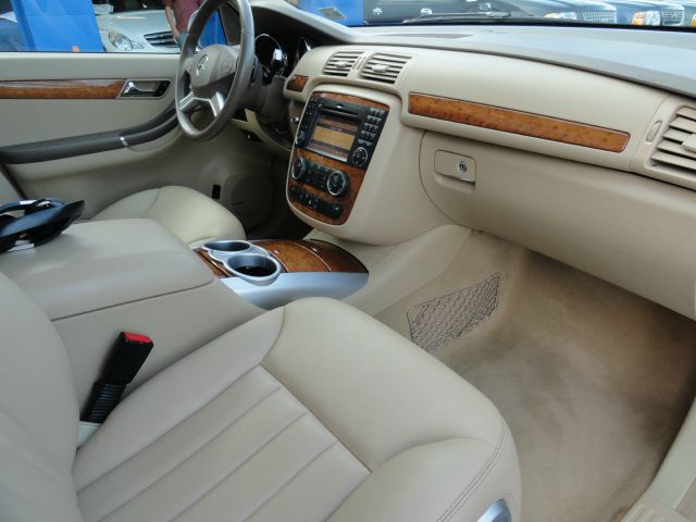 Mercedes-Benz R-Class 2009 photo 31