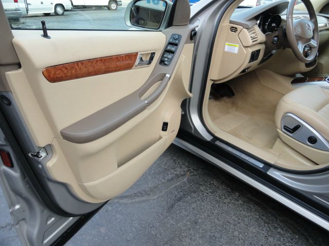 Mercedes-Benz R-Class 2009 photo 43