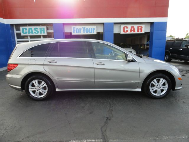 Mercedes-Benz R-Class 2009 photo 44