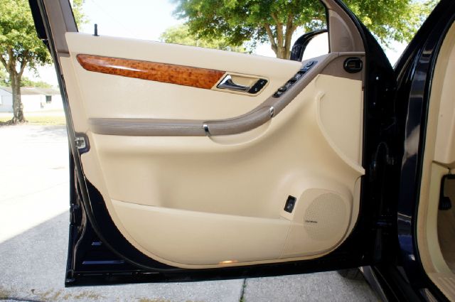 Mercedes-Benz R-Class 2009 photo 32