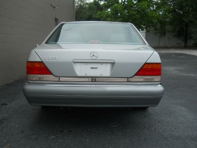 Mercedes-Benz S-Class 1996 photo 1