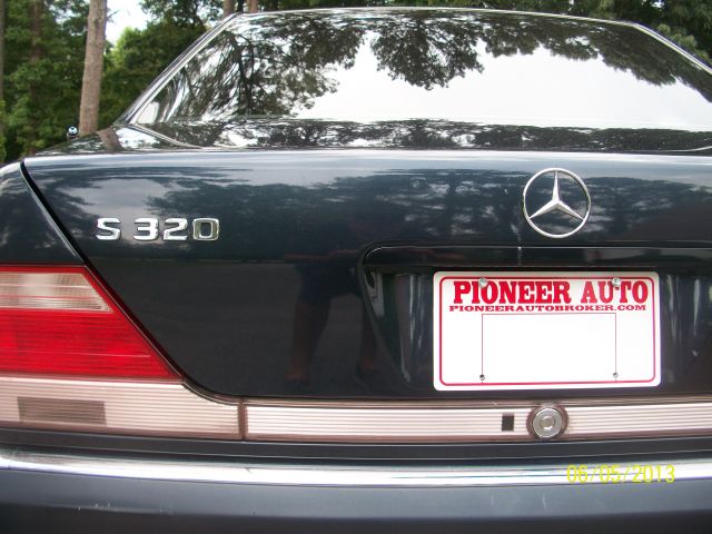 Mercedes-Benz S-Class 1997 photo 34