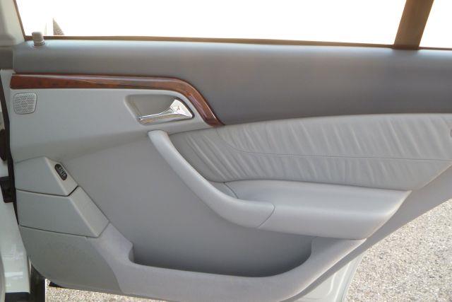 Mercedes-Benz S-Class 2001 photo 11