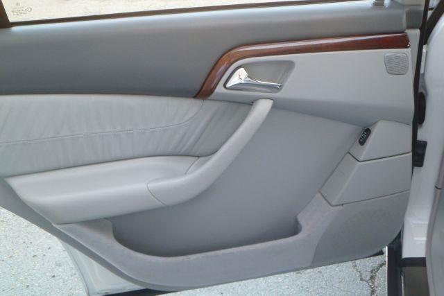 Mercedes-Benz S-Class 2001 photo 19