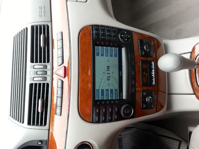 Mercedes-Benz S-Class 2005 photo 2