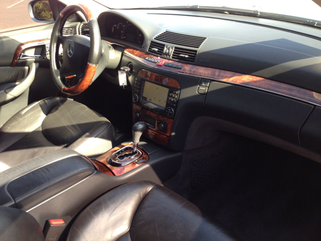 Mercedes-Benz S-Class 2006 photo 2