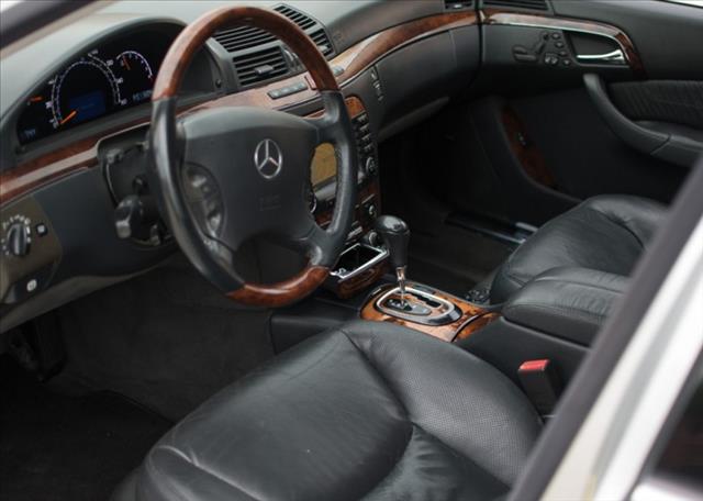 Mercedes-Benz S-Class 2006 photo 2